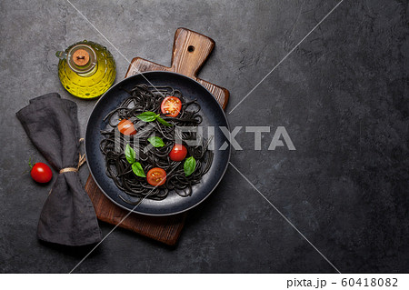 Black spaghetti pasta 60418082