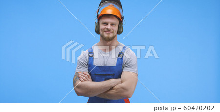 Portrait of young worker 60420202