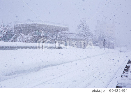 日本の車窓から　豪雪のJR飯山線　十日町駅 60422494