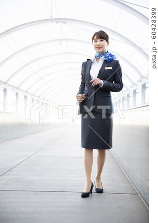 空港　グランドスタッフのポートレート 60428399