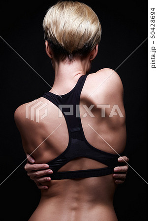 beautiful female sport back. fitness girl 60428694