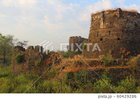 インド紀行　その１９１２　；　オーランガバード近郊の遺跡 60429286