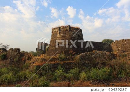 インド紀行　その１９１２　；　オーランガバード近郊の遺跡 60429287