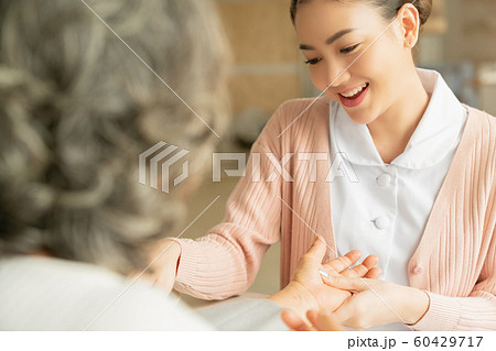 女性 介護 血圧 女性 介護 血圧 60429717