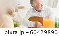 家族　ライフスタイル　音楽 60429890