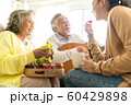 家族　ライフスタイル　音楽 60429898