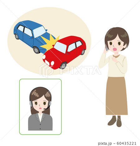 衝突事故と電話でオペレーターと通話中の女性 60435221