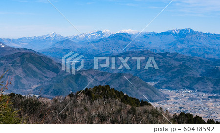 鍬ノ峰から妙高方面の山々を望む (12月) 鍬ノ峰から妙高方面の山々を望む (12月) 60438592