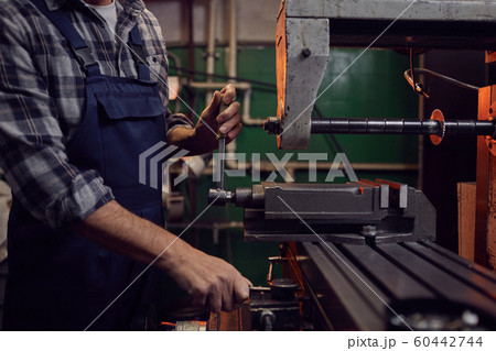 Operator working on the machine 60442744