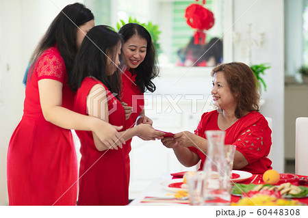 Chinese New Year family celebration.の写真素材 [60448308] - PIXTA