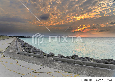 下地島空港17Endの夕景 60451758