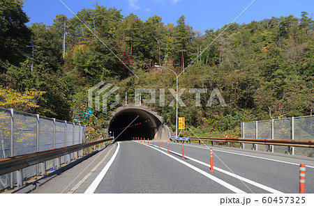 中国自動車道下り線、布施トンネル 60457325