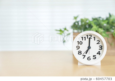 時計　時間　7時　19時　7：00　19：00　 60457703