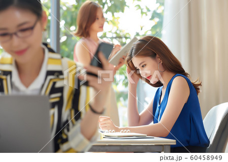 女性 ビジネス 女性 ビジネス 60458949