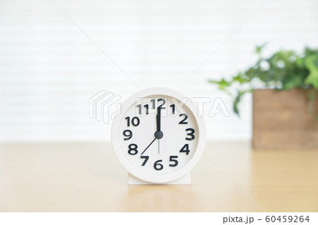 時計　時間　12時　0時　24時　12：00　0：00　24：00 60459264