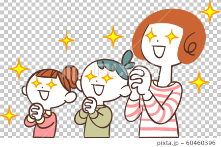 目を輝かせて祈る母と子どもたち 60460396