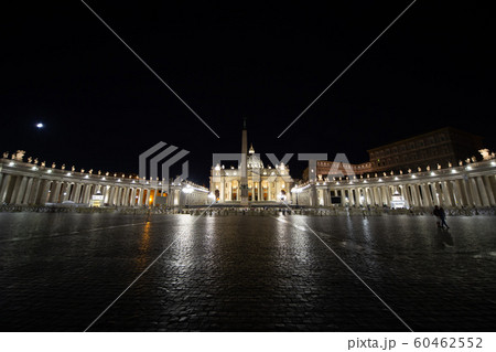 イタリア観光：バチカン市国サン・ピエトロ大聖堂 60462552