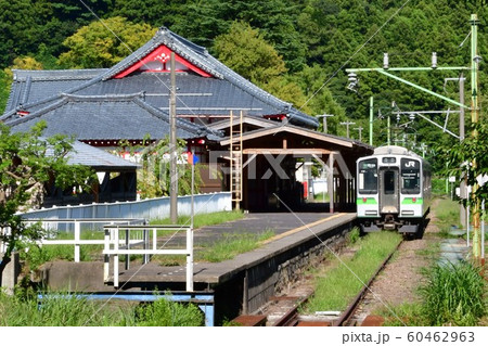 弥彦線弥彦駅に休む、127系 60462963