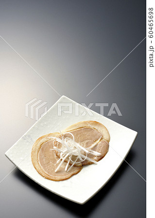 チャーシューと白髪ねぎ 60465698