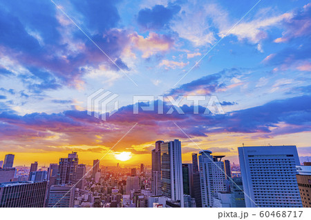 大阪　都市景観　夕景　西梅田方面　　 60468717