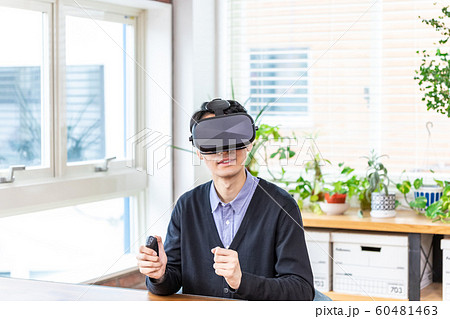 VRゴーグル ゲーム 男性 VRゴーグル ゲーム 男性 60481463
