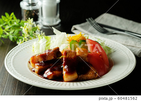 ポークソテー・ポークステーキ・トンテキ 60481562