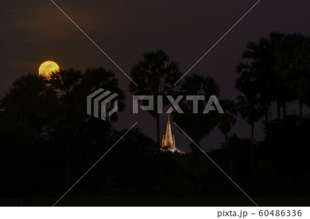 An important pagoda in Buddhism on the night of the full moon. 60486336