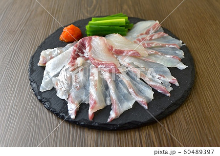 鯛の刺身 60489397