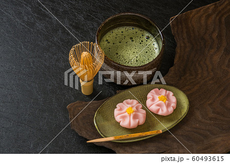 抹茶と和菓子　Matcha and Japanese sweets 60493615