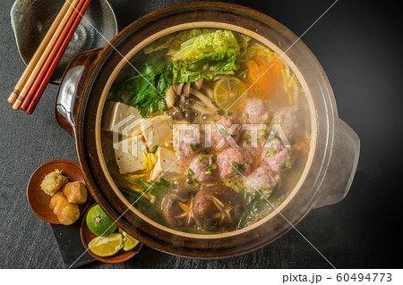 とりだんご鍋　Chicken bowl hot pot winter Japanese food 60494773