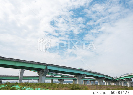 ジャンクション 高速道路 高架橋 橋脚 土木 ジャンクション 高速道路 高架橋 橋脚 土木 60503528