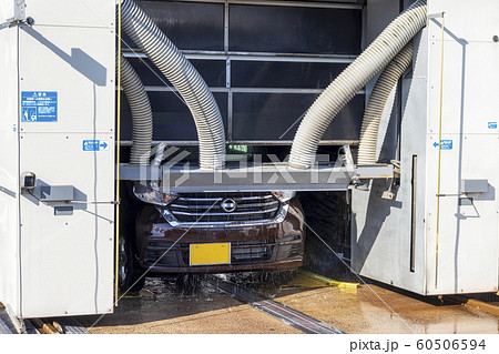 洗車_洗車機と自動車 洗車_洗車機と自動車 60506594
