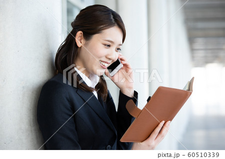 若い女性会社員 OL 若い女性会社員 OL 60510339