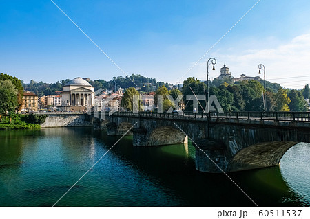 トリノ ポー川とグラン・マードレ・ディ・ディオ教会 トリノ ポー川とグラン・マードレ・ディ・ディオ教会 60511537
