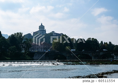 トリノ ポー川 ヴィットーリオ・エマヌエーレ1世橋 トリノ ポー川 ヴィットーリオ・エマヌエーレ1世橋 60511554