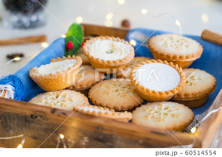 Close up traditional english festive pastry mince 60514554