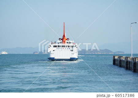 高松港を出港する宇高フェリー6 60517386
