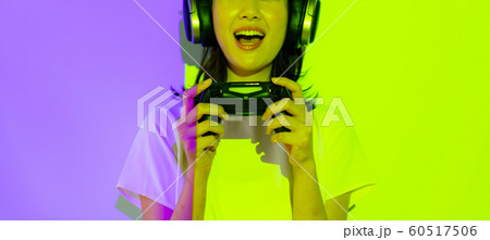 eスポーツ ゲーム 人物 女性 日本人 コントローラー イベント ライブ フェス ライティング eスポーツ ゲーム 人物 女性 日本人 コントローラー イベント ライブ フェス ライティング 60517506