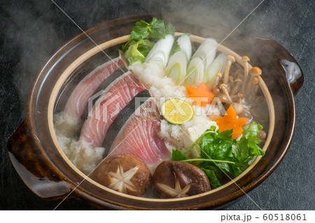 天然寒ぶり鍋 Japanese cuisine Yellowtail and radish pan 天然寒ぶり鍋 Japanese cuisine Yellowtail and radish pan 60518061