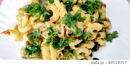 Elbow macaroni pasta with tomatoes, beans and 60519357