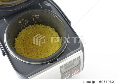 ターメリックライスを炊く 60519601