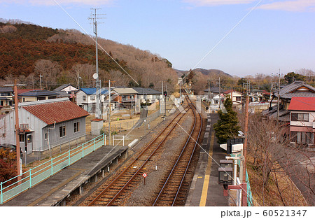八高線明覚駅の跨線橋から見たホーム(3) 八高線明覚駅の跨線橋から見たホーム(3) 60521347