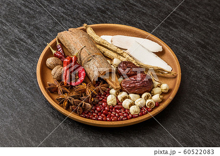 薬膳　漢方　健康食　Chinese medicine with medicinal herbs 60522083