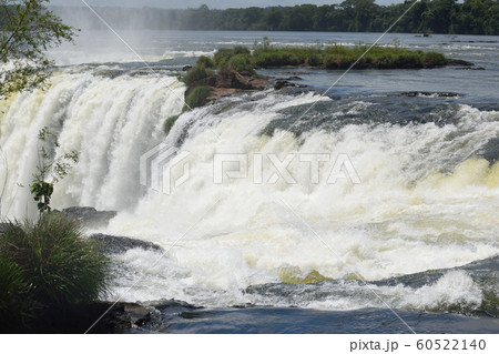 イグアスの滝　 60522140