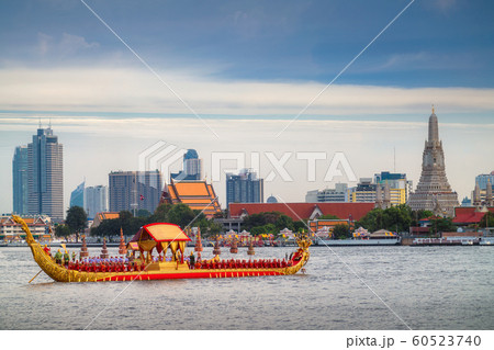 Traitional royal thai boat in river in Bangkok Traitional royal thai boat in river in Bangkok 60523740