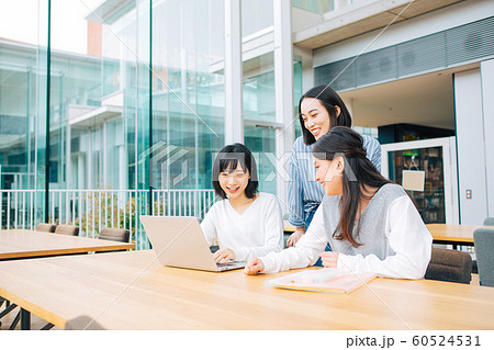 大学生のグループワーク 撮影協力「近畿大学」 大学生のグループワーク 撮影協力「近畿大学」 60524531