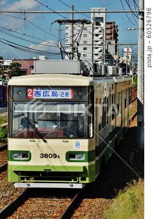 広島電鉄宮島線を走る3800形電車 60526796