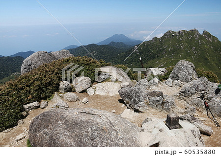 屋久島 宮之浦岳 山頂の風景 屋久島 宮之浦岳 山頂の風景 60535880