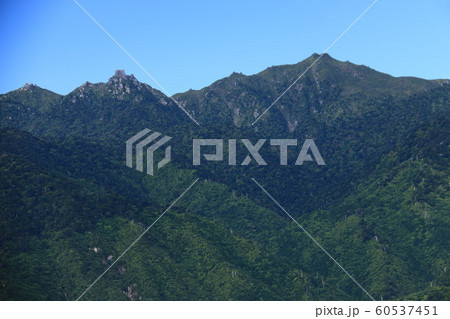 洋上のアルプス屋久島　太鼓岩より宮之浦岳遠景 60537451