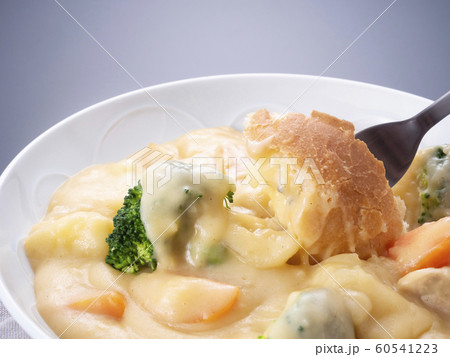 チーズクリームシチュー 60541223